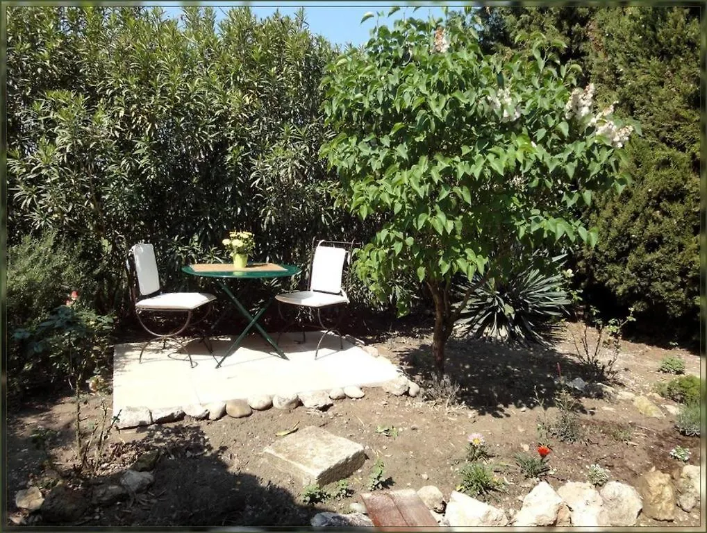Bed and Breakfast La Gourmandine à Saint-Andiol 0*,  France